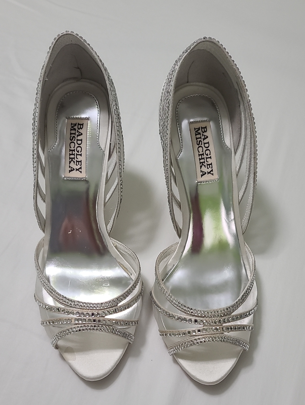 Badgley Mischka Silver-Trimmed Ivory Open-Toe Heels Sz 7.5